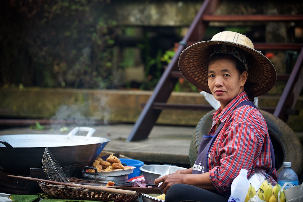 Floating market 10