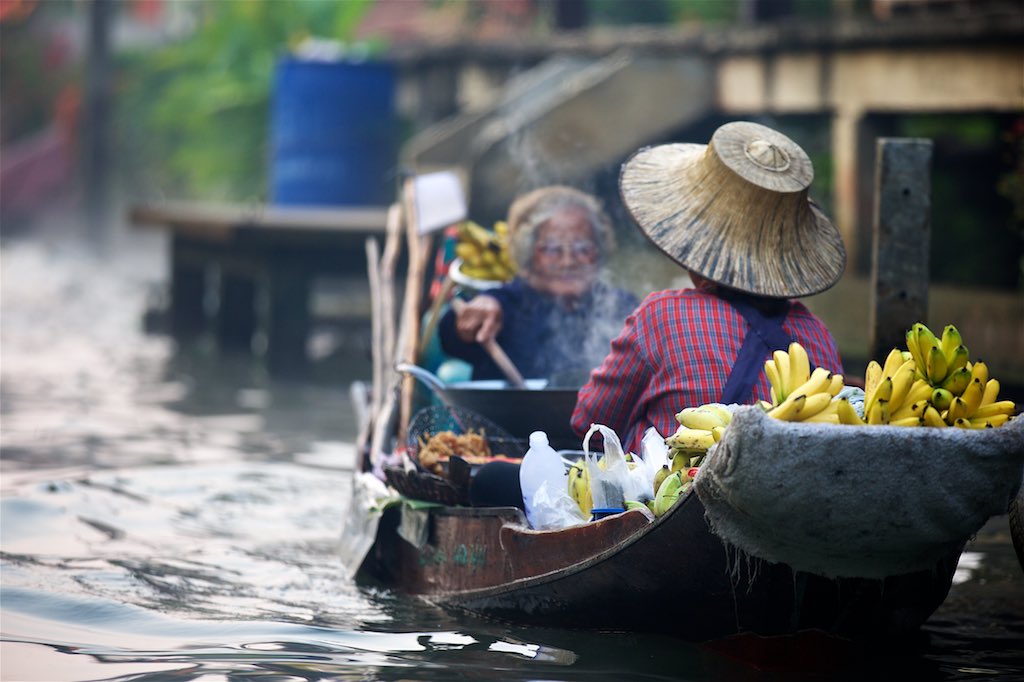 Floating market 9